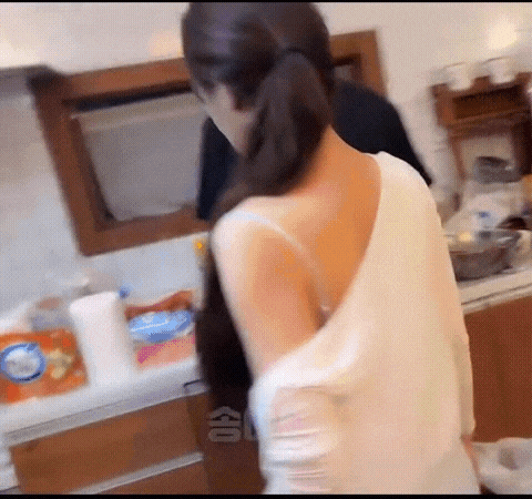 백허그 해주는 여사친