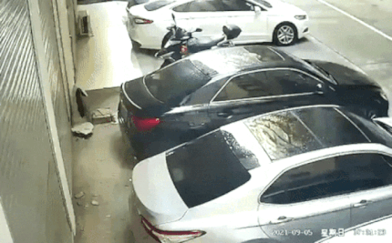 발코니에서 ㅅㅅ 하다가 추락