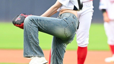 시구녀 뱃살 노출 논란