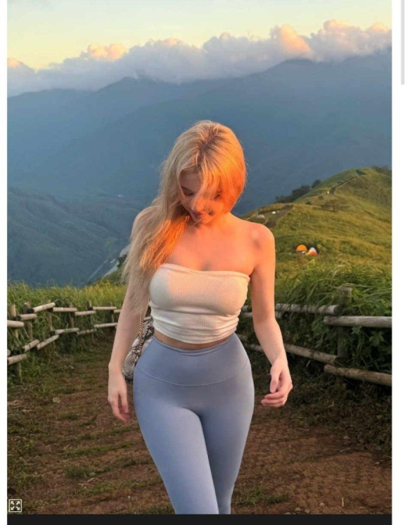 민둥산 등반한 레깅스 엘프녀