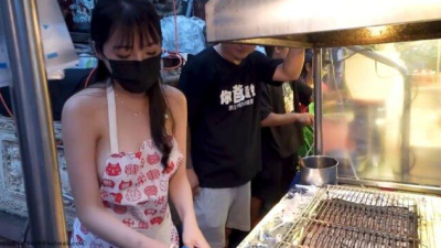 줄 서서 사 먹는 오징어 버터 구이