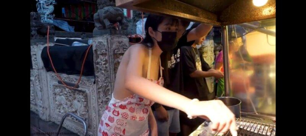 줄 서서 사 먹는 오징어 버터 구이