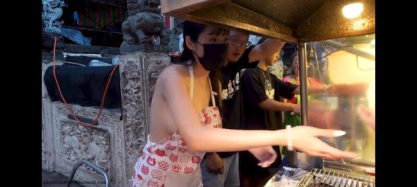 줄 서서 사 먹는 오징어 버터 구이