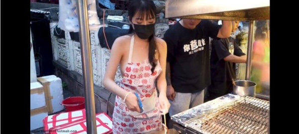 줄 서서 사 먹는 오징어 버터 구이