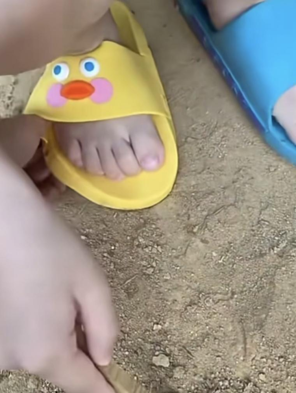 아들 슬리퍼 보고 오열한 엄마