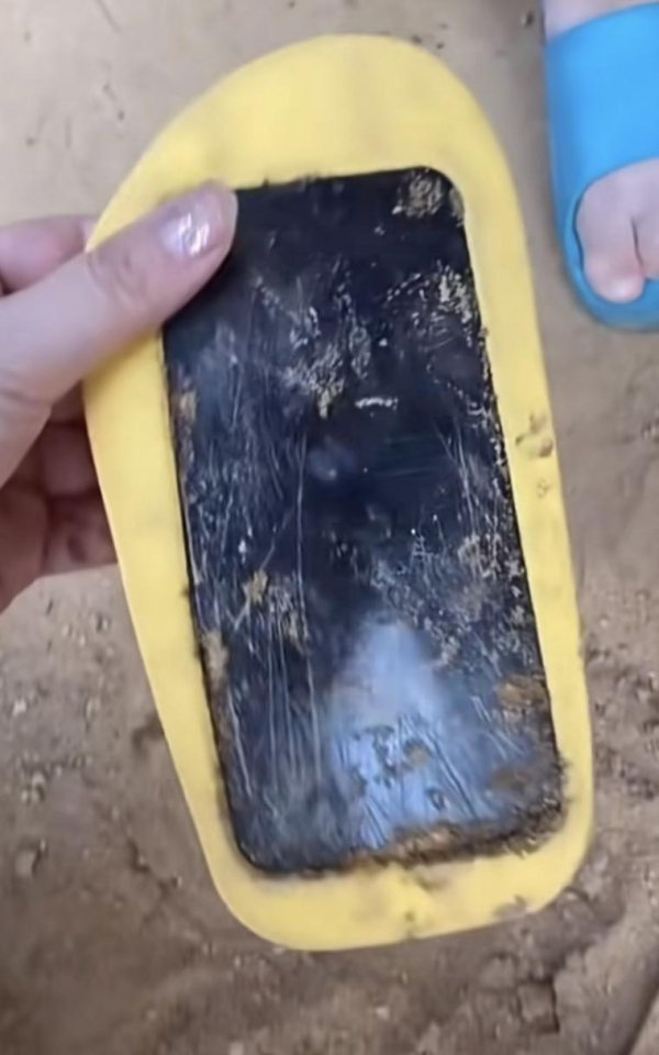 아들 슬리퍼 보고 오열한 엄마