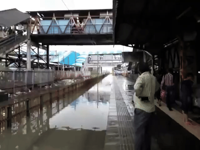 낭만 넘치는 일본 열차 승강장