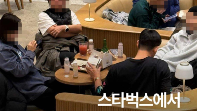 스타벅스에서 중국인이 한 충격적인 행동